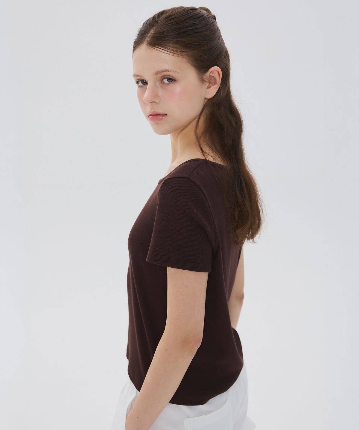 뉴루키(NEW LOOKY) U-Neck Ribbon t-Shirt_Brown