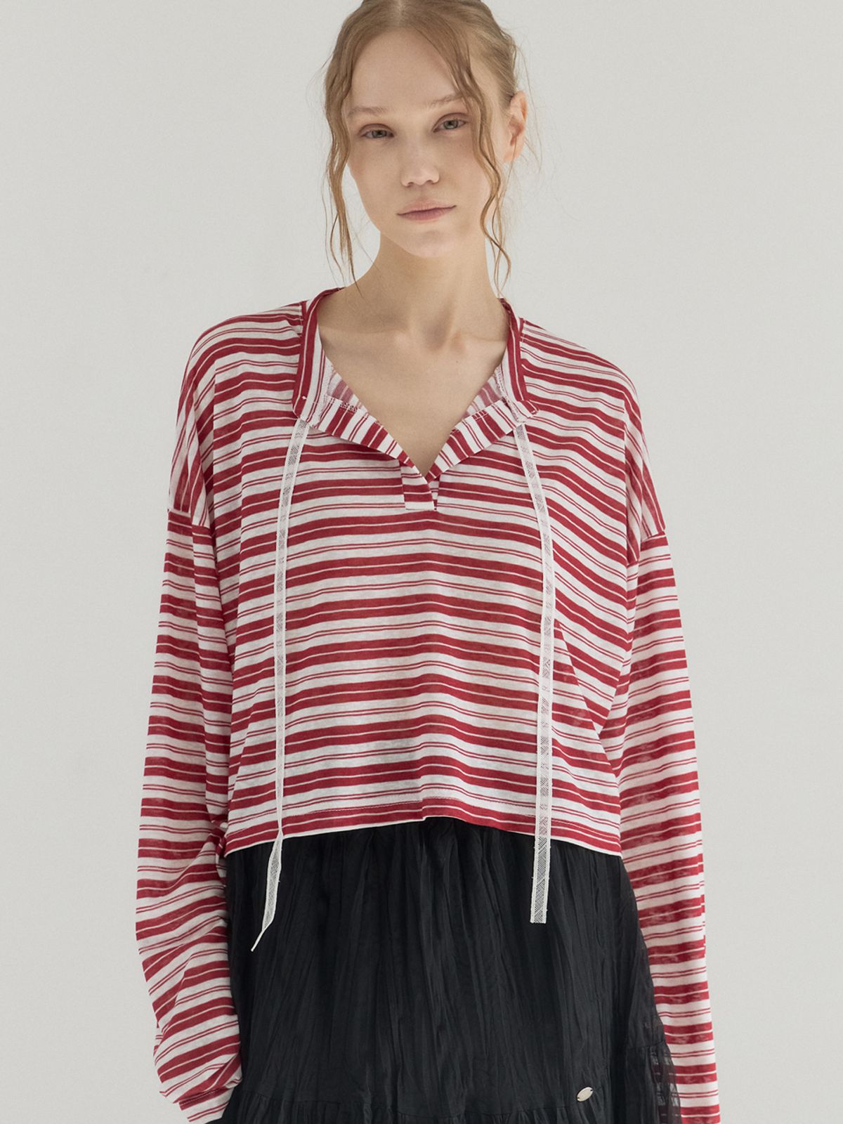 쏘리, 투 머치 러브(SORRY, TOO MUCH LOVE) Cropped Stripe Loose Fit Collar Top_Red