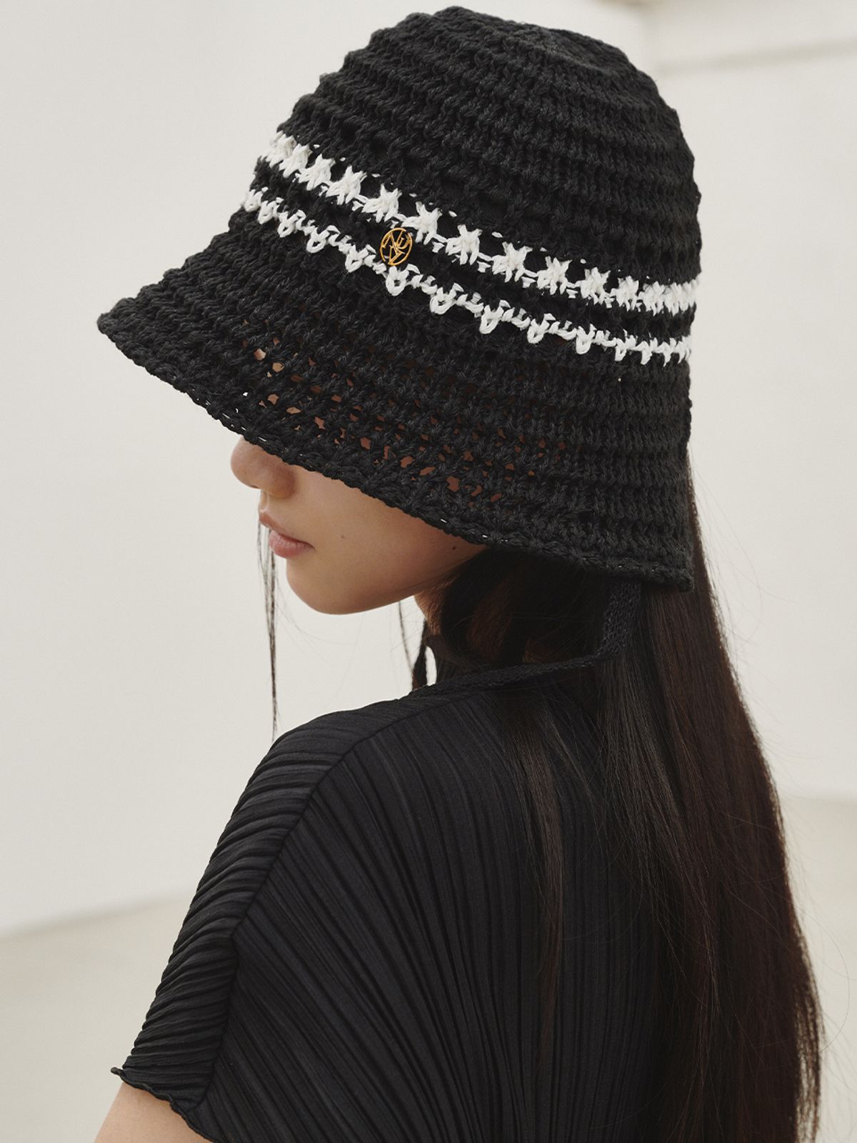 누브(NOUVE) 코튼 스트랩 버킷햇 - 블랙 / Cotton Strap Bucket Hat - Black