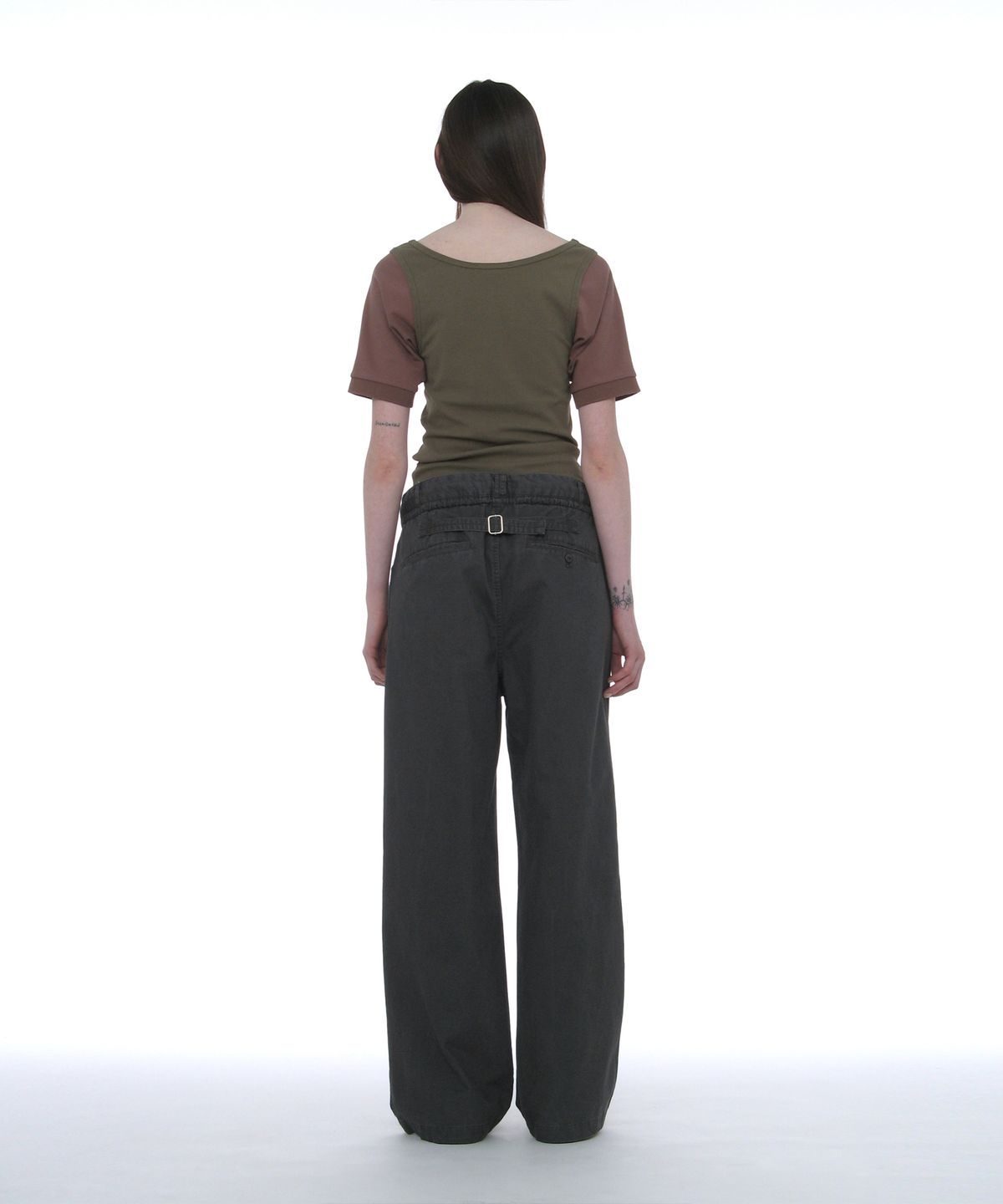 파르티멘토 우먼(PARTIMENTO WOMEN) 워시드 드로스트링 치노 팬츠_차콜