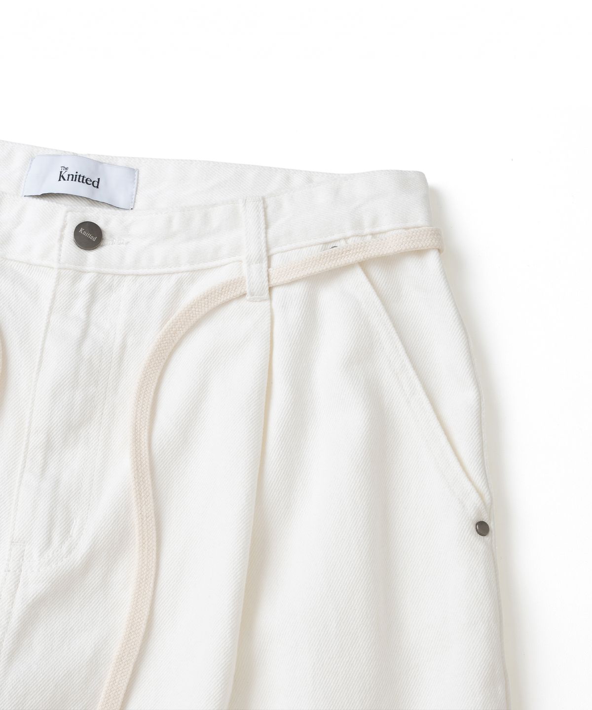 니티드(KNITTED) (UNISEX)아웃스트링 버뮤다 데님 하프 팬츠 CREAM