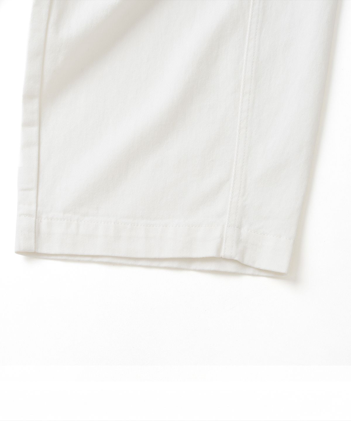 니티드(KNITTED) 아웃스트링 커브드 코튼 벌룬 팬츠 WHITE