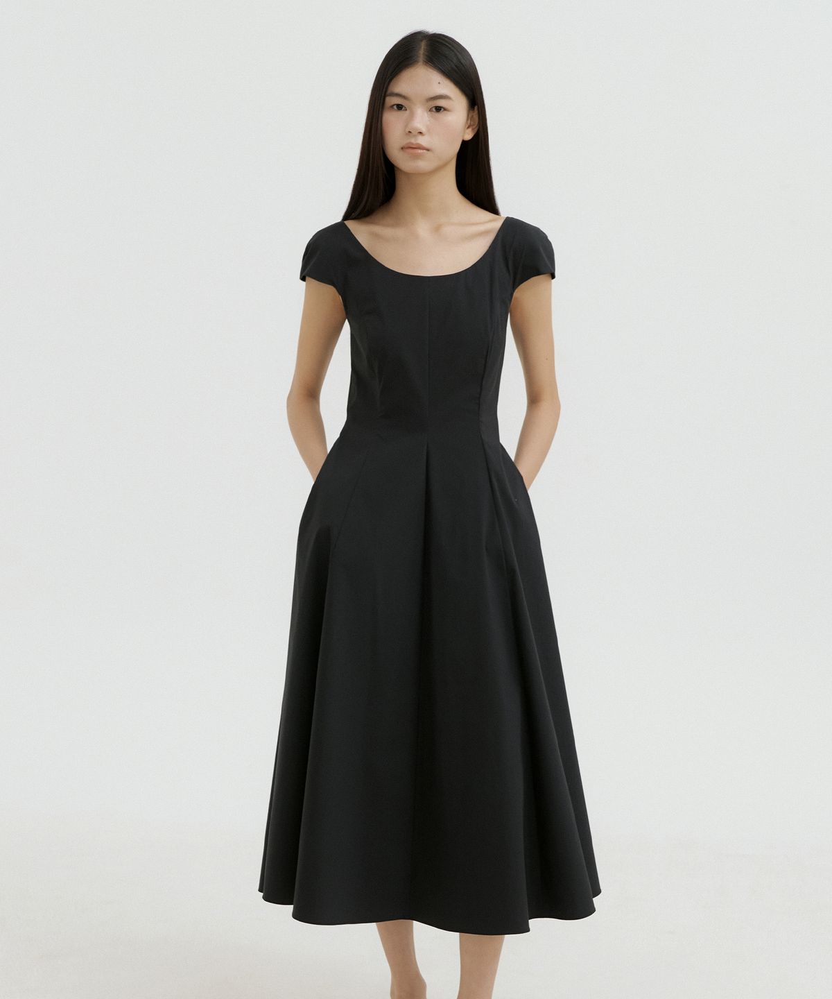 루시르주(LUCIR ZU) Mare Boatneck Flare Dress (black)