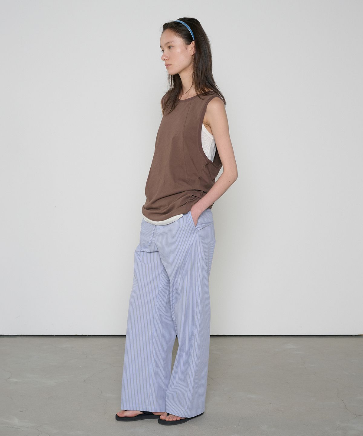 정감 스튜디오(JEONGGAM STUDIOS) Round Neck Sleeveless_4 Color