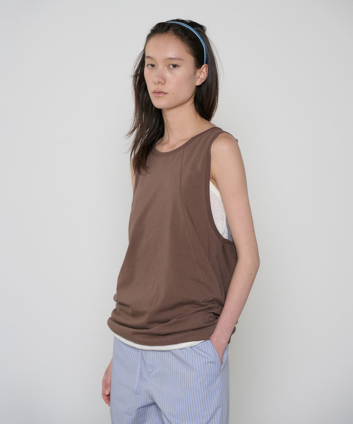 정감 스튜디오(JEONGGAM STUDIOS) Round Neck Sleeveless_4 Color