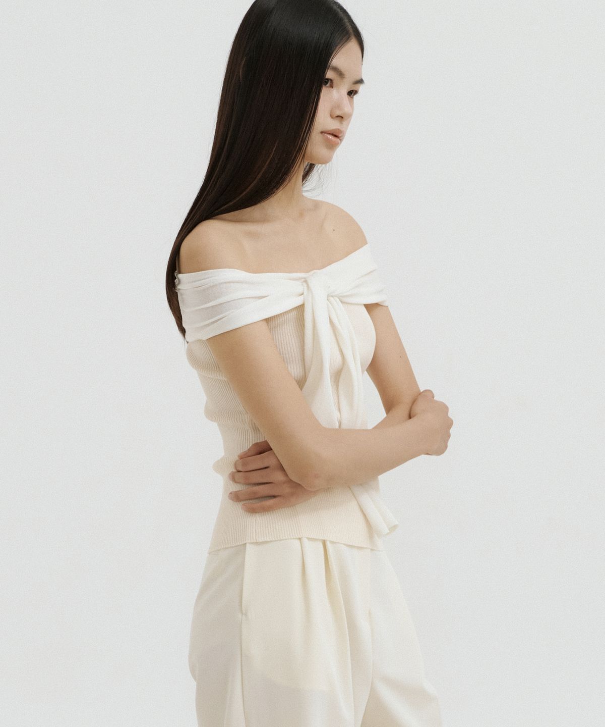루시르주(LUCIR ZU) Ribbon Off-Shoulder Knit (cream)