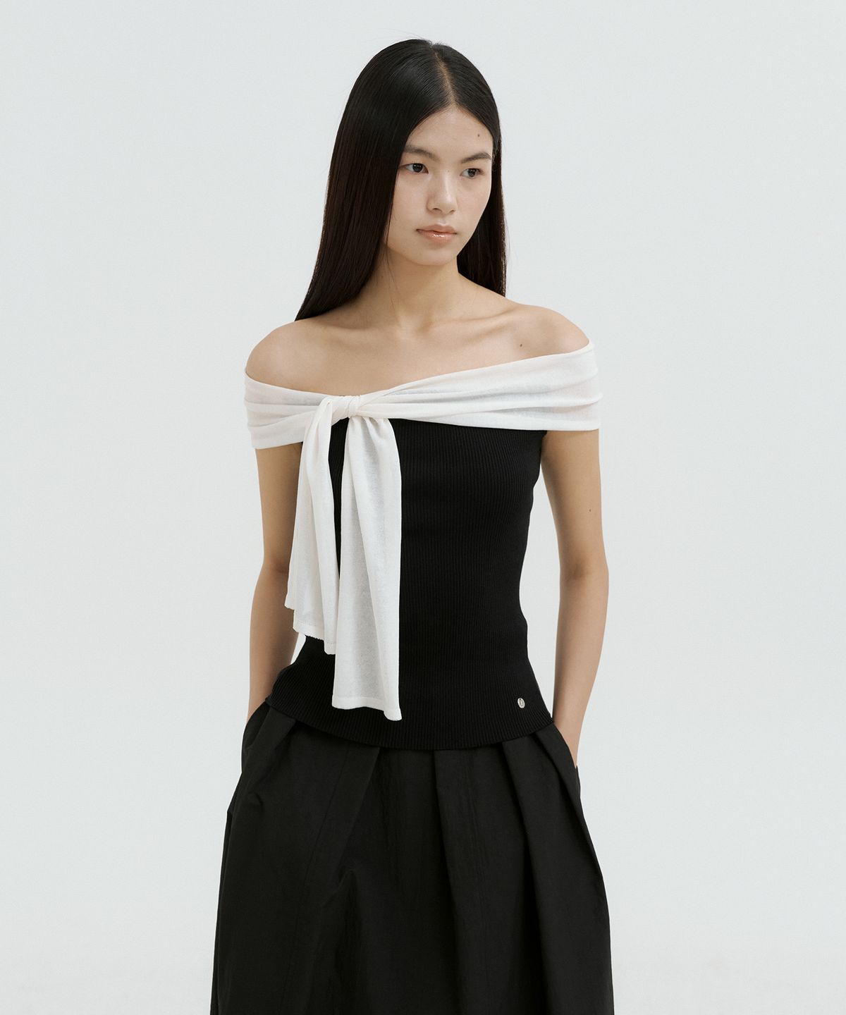 루시르주(LUCIR ZU) Ribbon Off-Shoulder Knit (black)