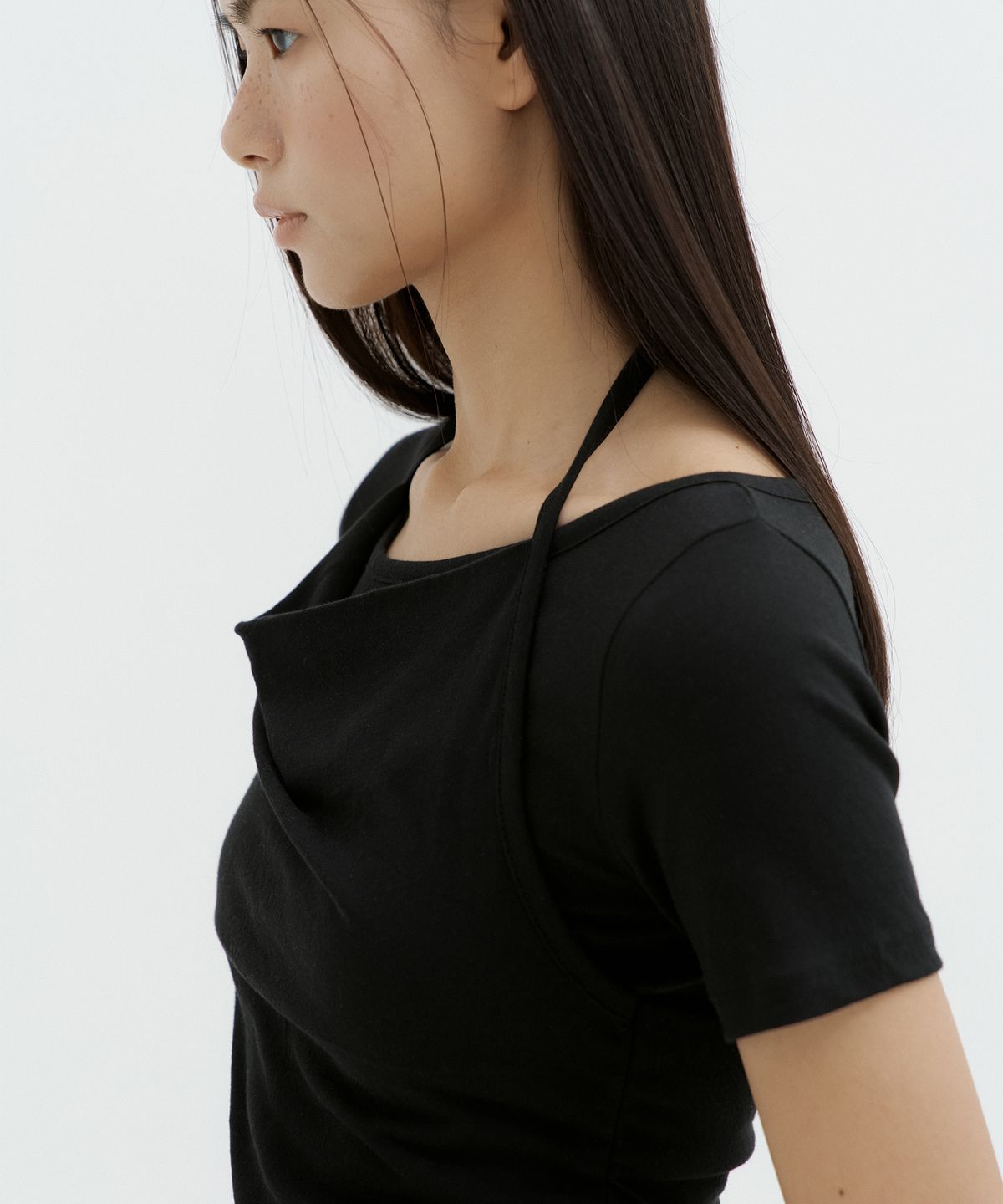 루시르주(LUCIR ZU) Halter Layered Sleeve Top (black)