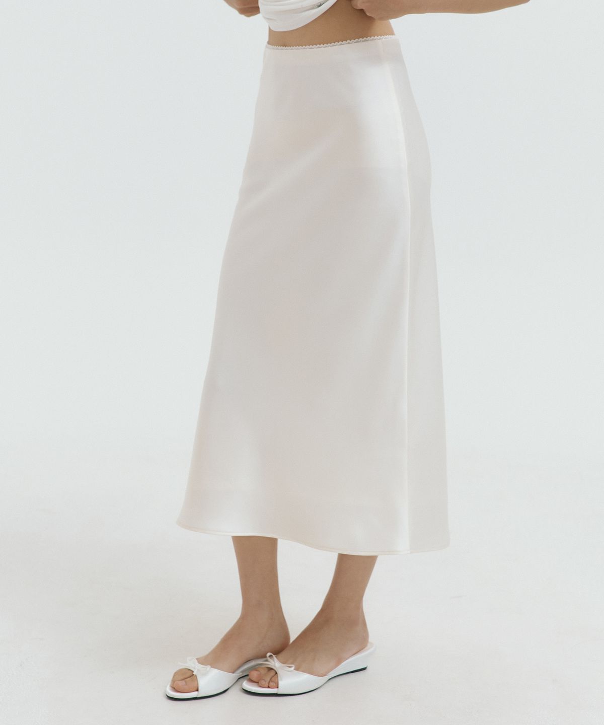 루시르주(LUCIR ZU) Flow Satin Long Skirt (cream)