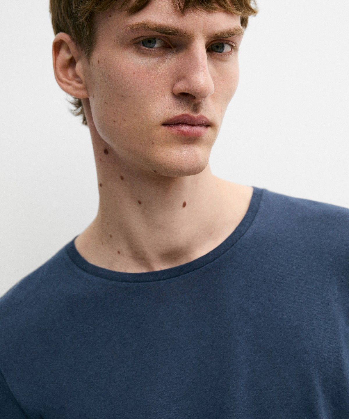 마시모두띠(MASSIMO DUTTI) 린넨 블렌드 반팔 티셔츠