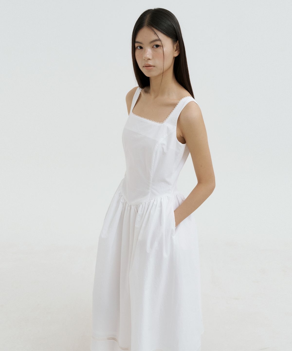 루시르주(LUCIR ZU) Lace Square Neck Princess Dress + Corsage Set (ivory)