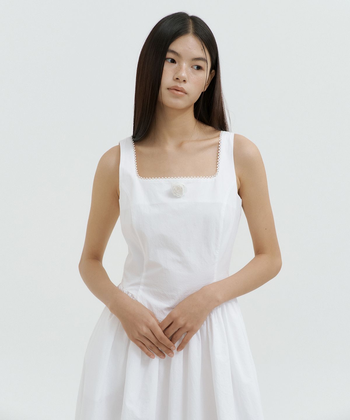 루시르주(LUCIR ZU) Lace Square Neck Princess Dress + Corsage Set (ivory)