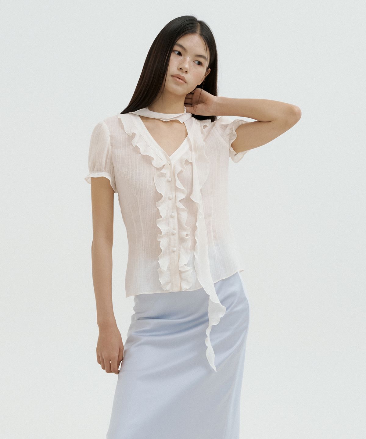 루시르주(LUCIR ZU) Frill Scarf Blouse (cream)