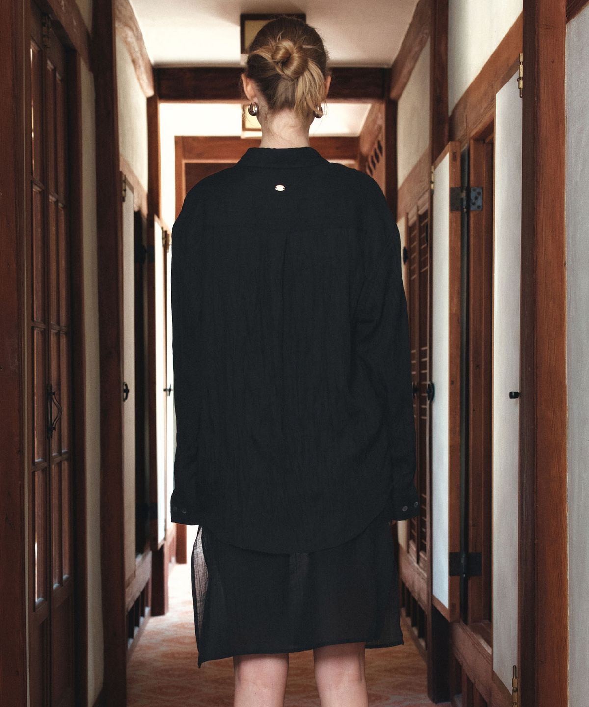 시야쥬(SIYAZU) SITP5291 슬로우 링클 셔츠_Black