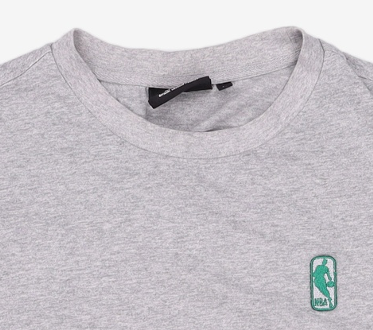 엔비에이(NBA) 에센셜 스몰 로고맨 반팔 티셔츠(N242TS952P) 멜란지 그레이 M