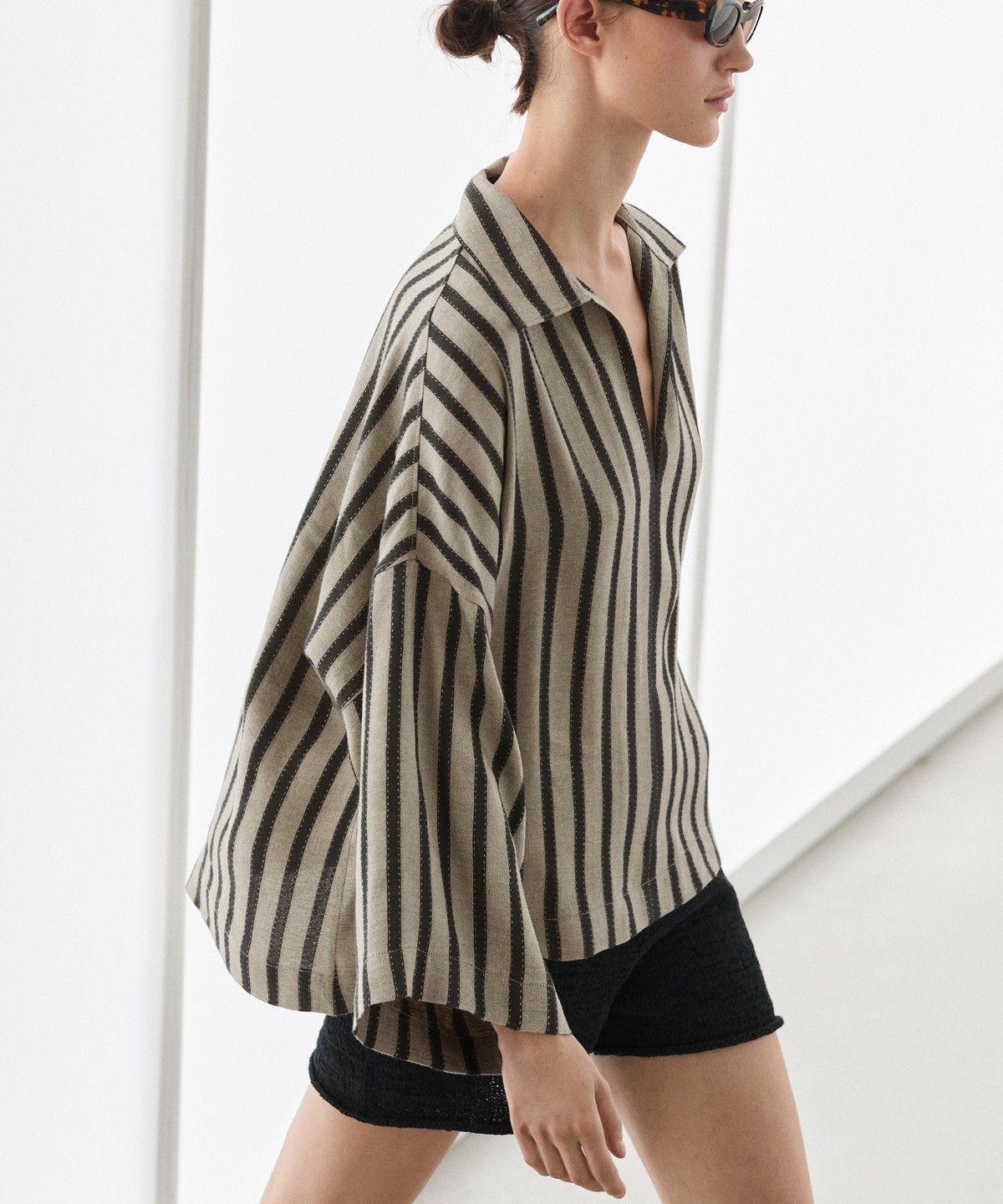 마시모두띠(MASSIMO DUTTI) 오버사이즈 스트라이프 린넨 블렌드 블라우스