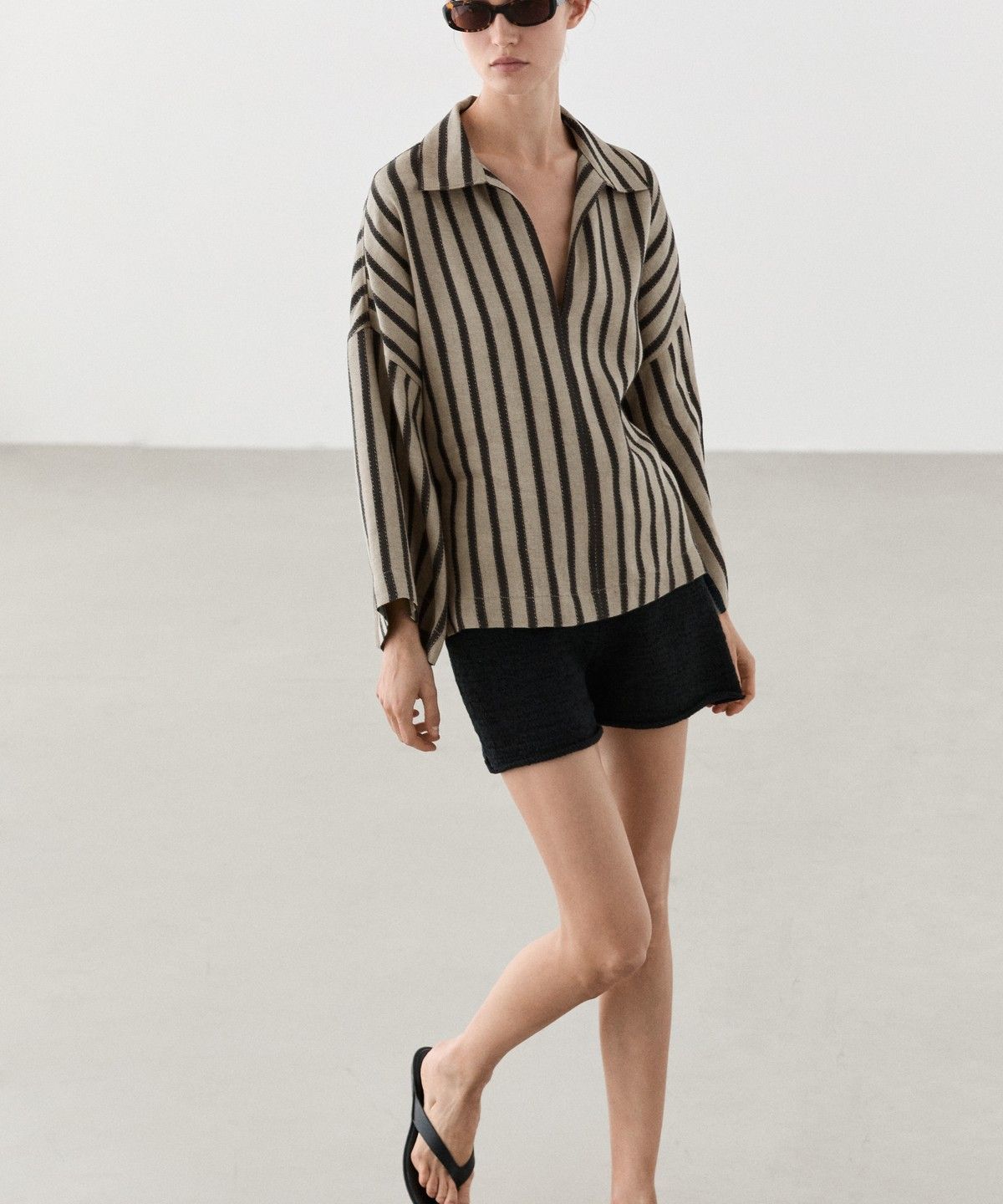 마시모두띠(MASSIMO DUTTI) 오버사이즈 스트라이프 린넨 블렌드 블라우스