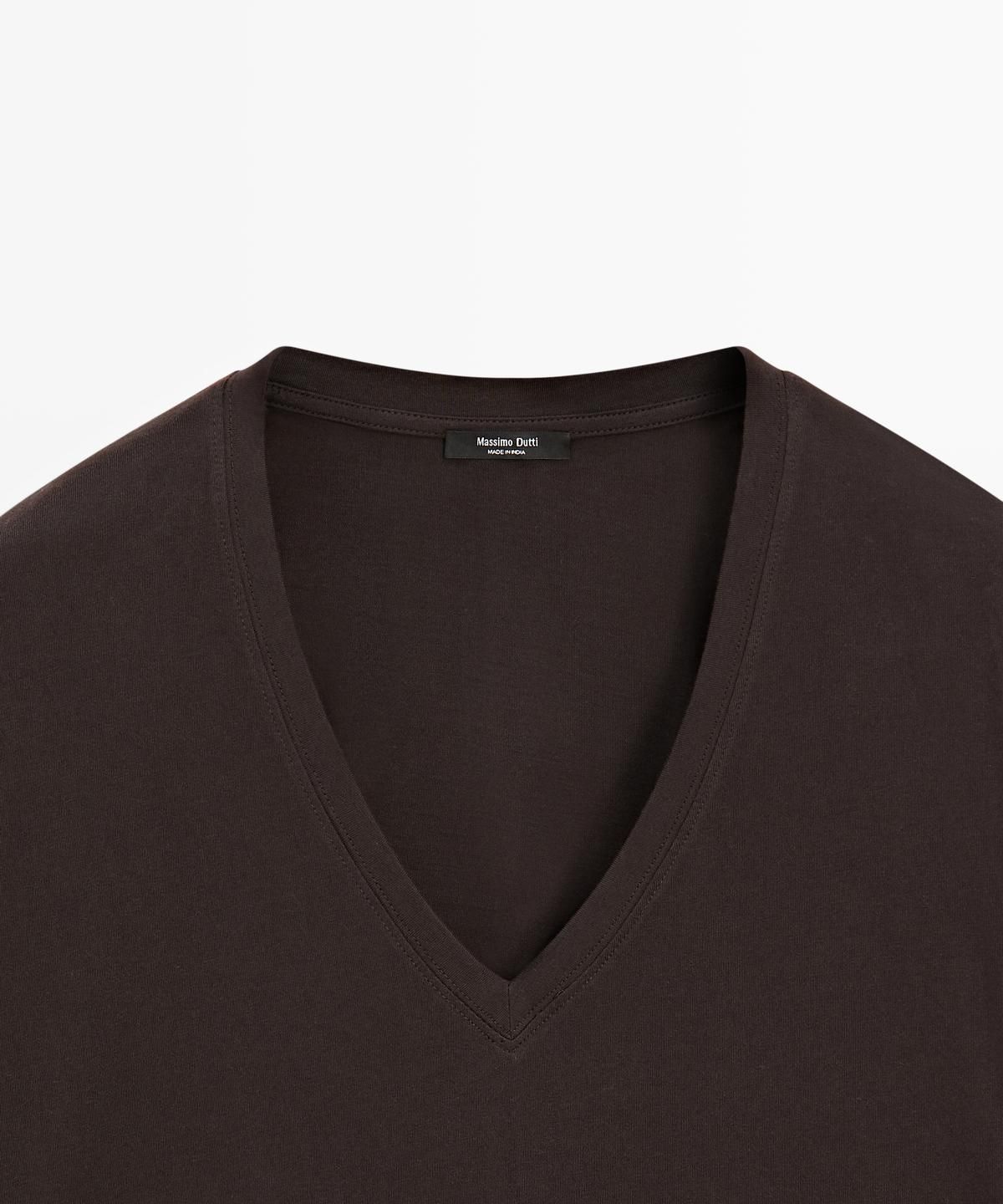 마시모두띠(MASSIMO DUTTI) 크롭핏 플루이드 브이넥 티셔츠