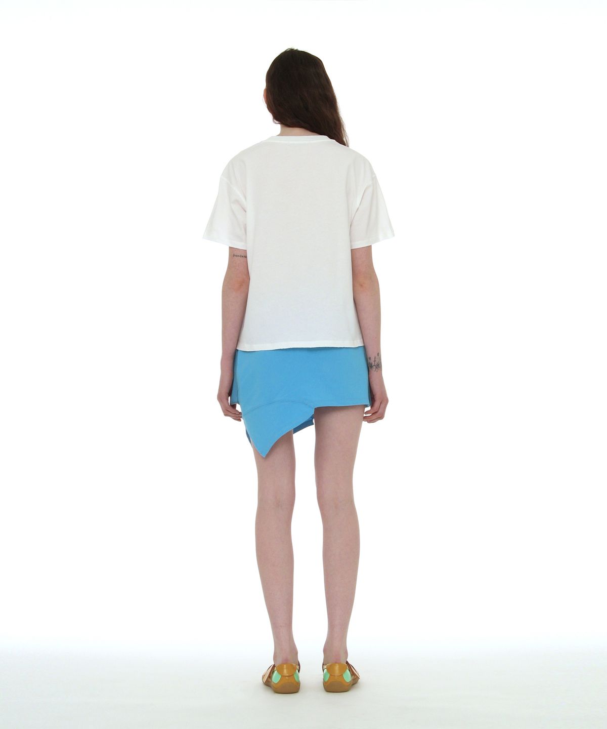 파르티멘토 우먼(PARTIMENTO WOMEN) 포지티브 카오스 프린티드 티_화이트