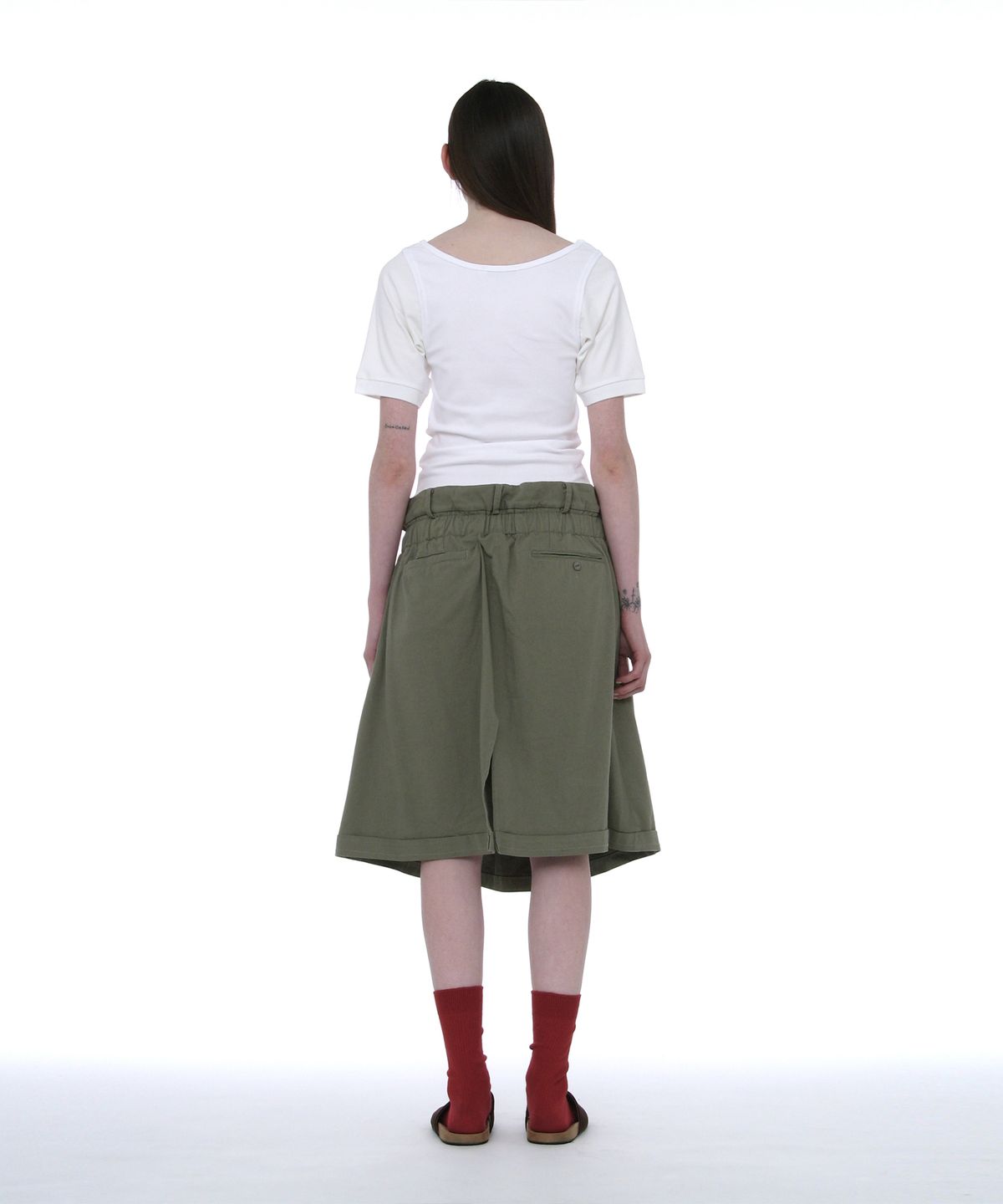 파르티멘토 우먼(PARTIMENTO WOMEN) 스쿱넥 배트 슬리브 탑_화이트