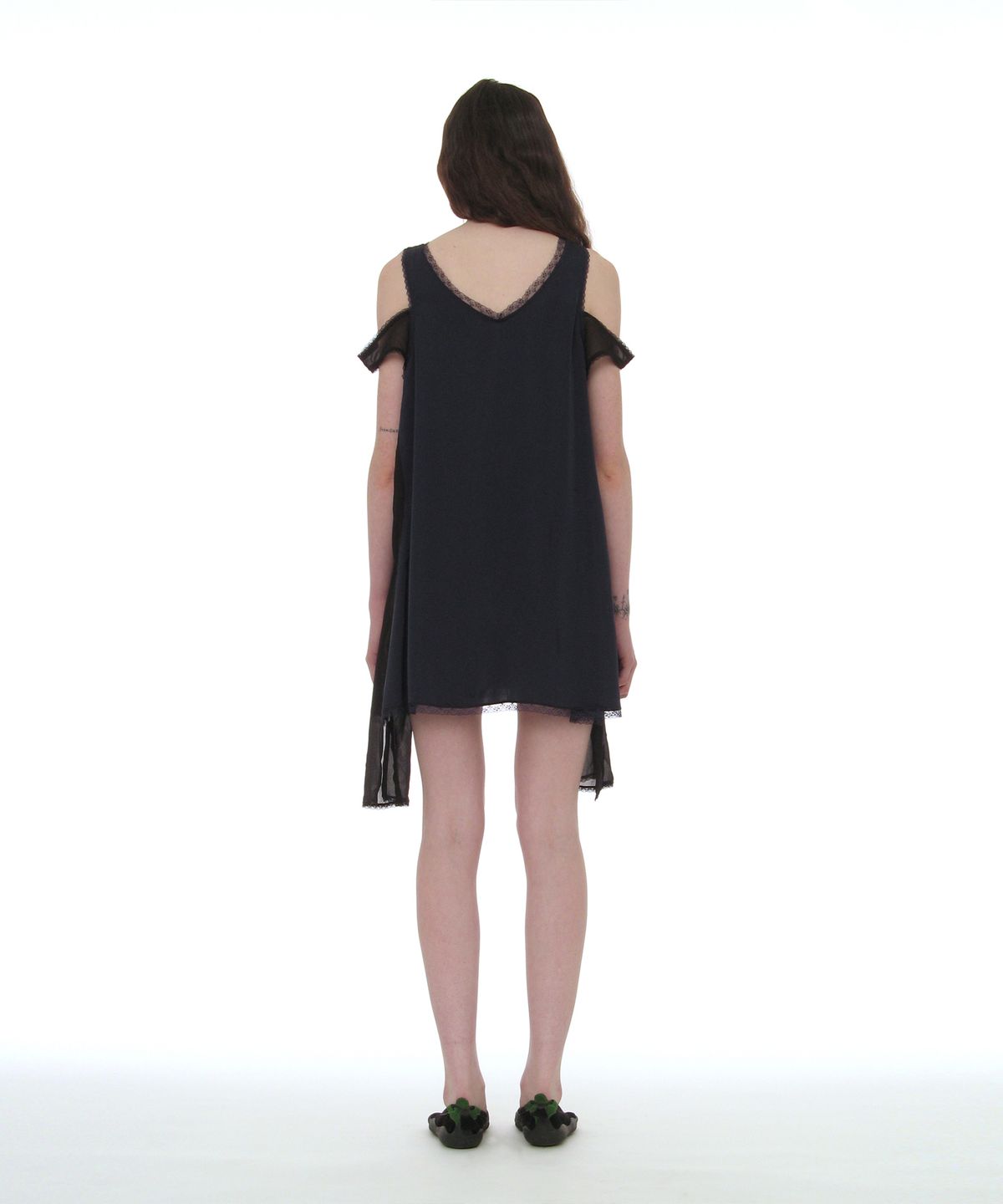 파르티멘토 우먼(PARTIMENTO WOMEN) 어시메트릭 레이스 트림 슬립 드레스_네이비