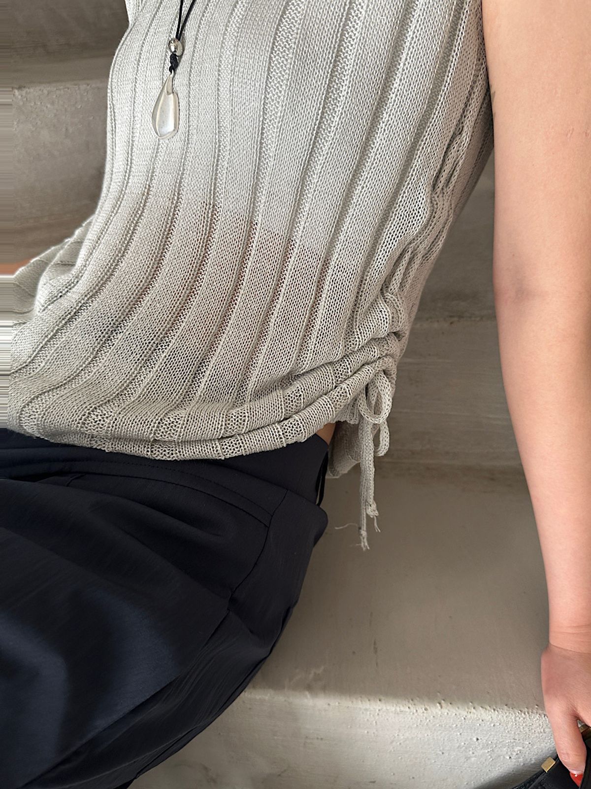 아포엠(APOEM) Veil Rib Knit Top (2C)