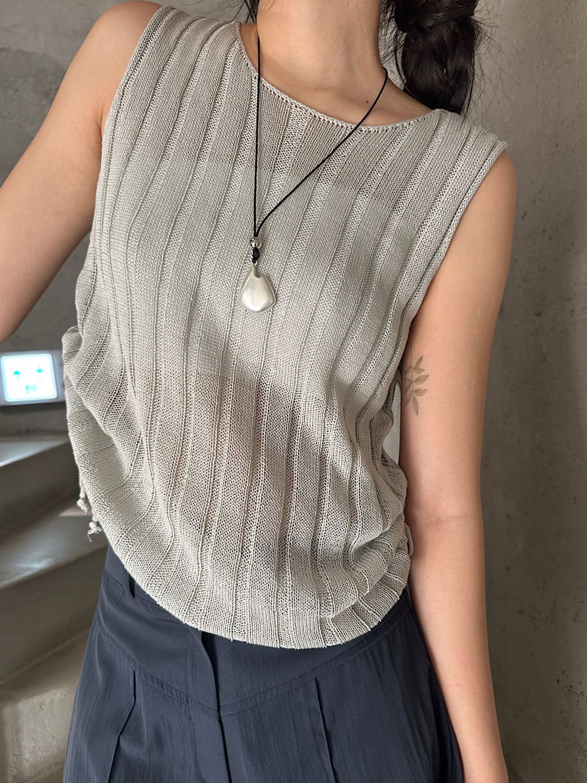 아포엠(APOEM) Veil Rib Knit Top (2C)