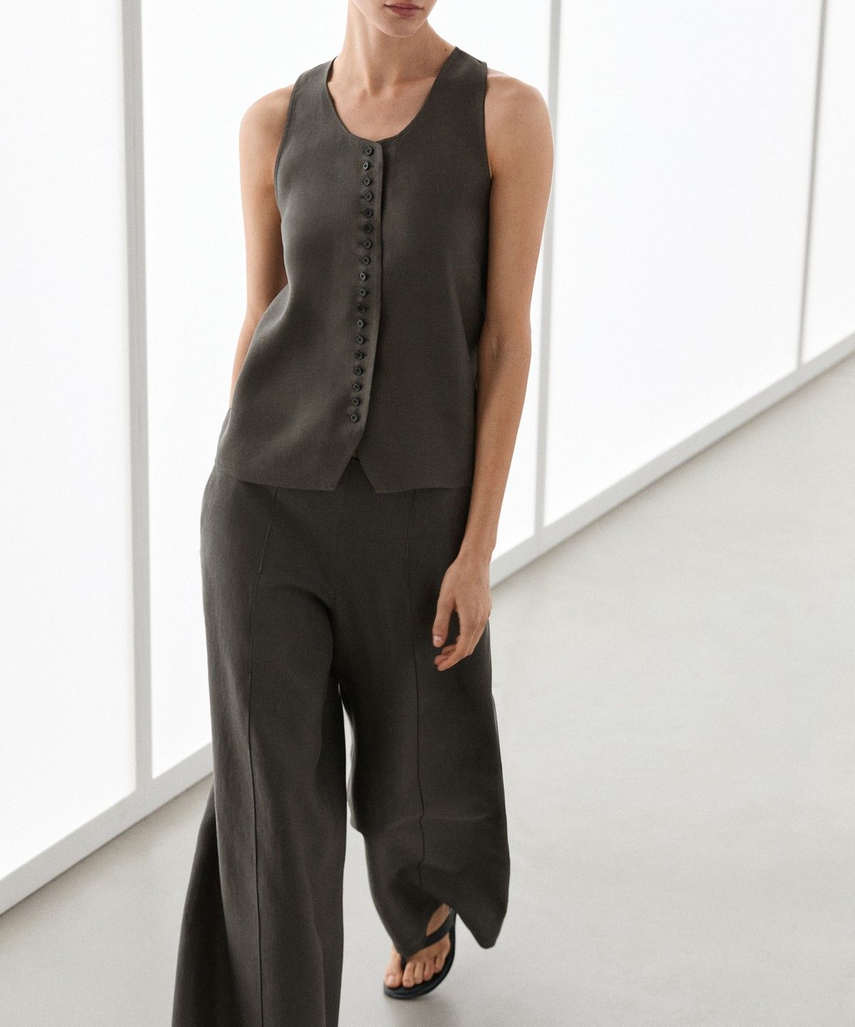 마시모두띠(MASSIMO DUTTI) 100% 린넨 베스트