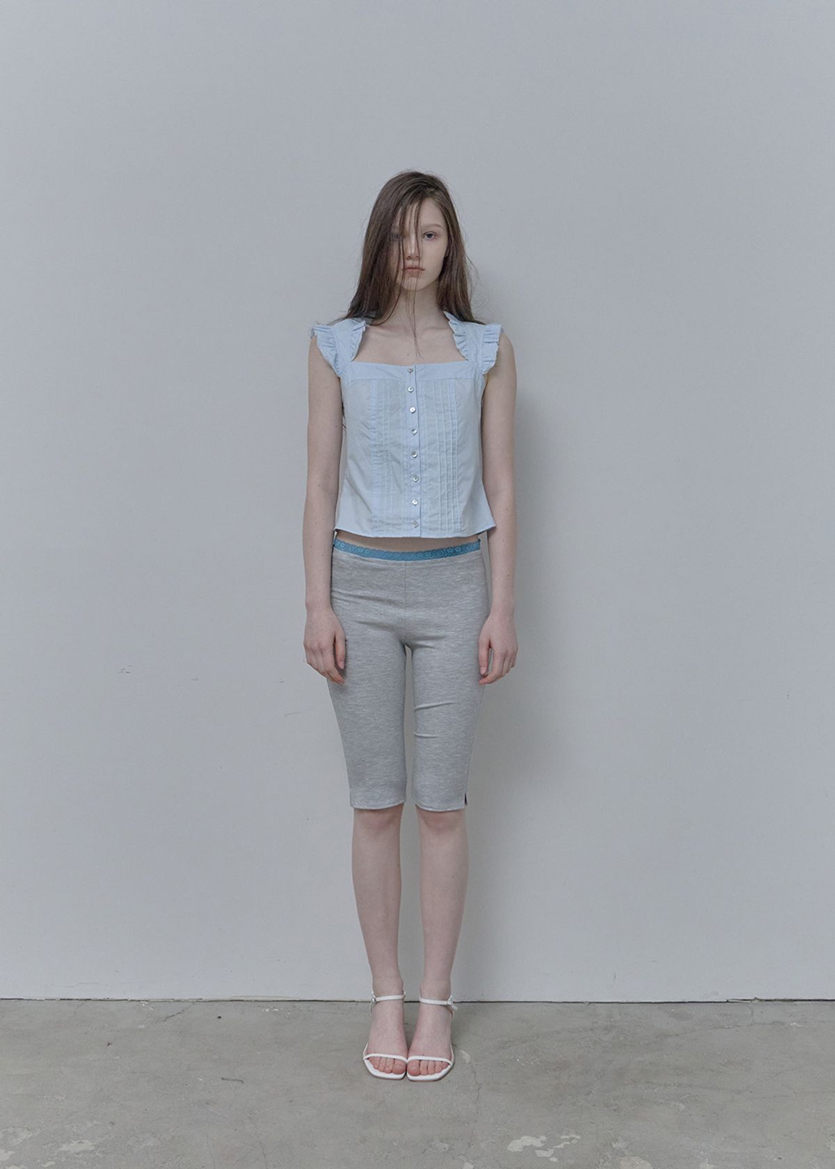 필세(PHILCE) Frill cap sleeveless blouse, Sky Blue