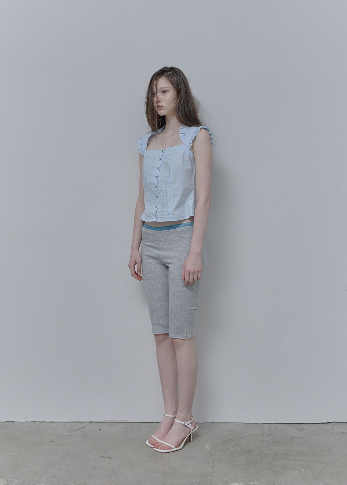 필세(PHILCE) Frill cap sleeveless blouse, Sky Blue