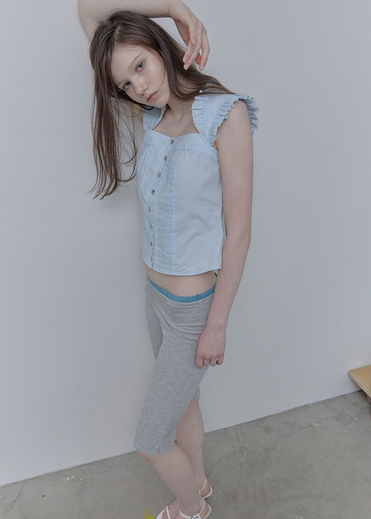 필세(PHILCE) Frill cap sleeveless blouse, Sky Blue