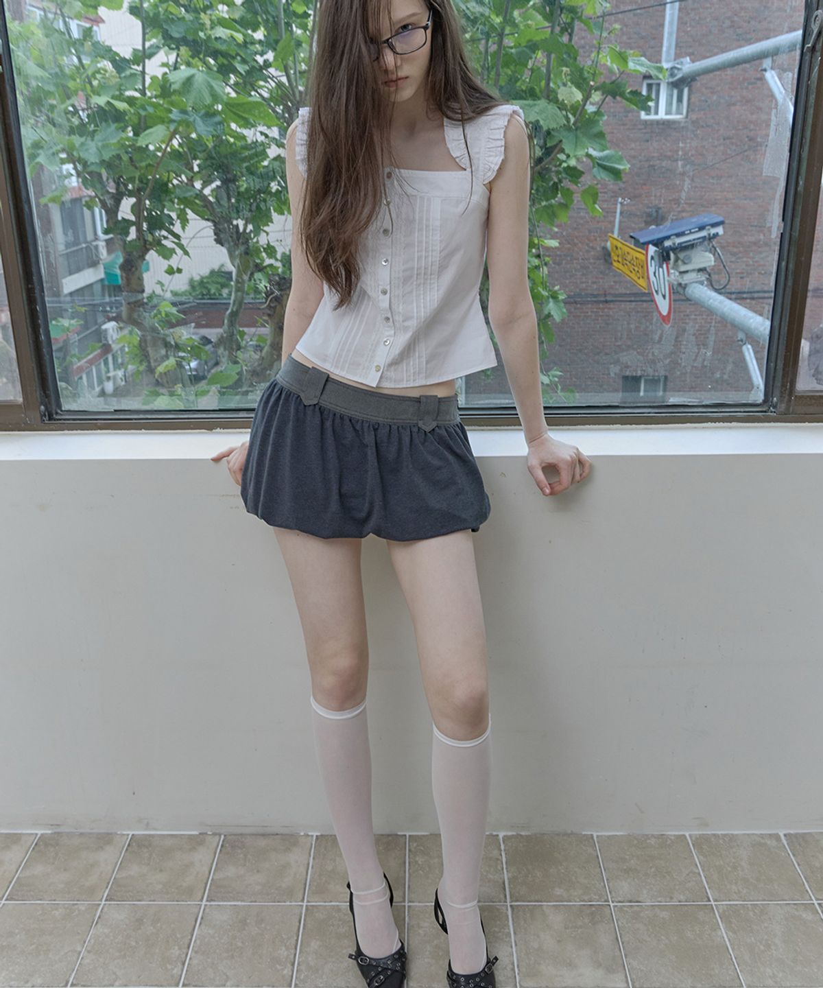 필세(PHILCE) Curve Drape Mini skirt, Dark Gray
