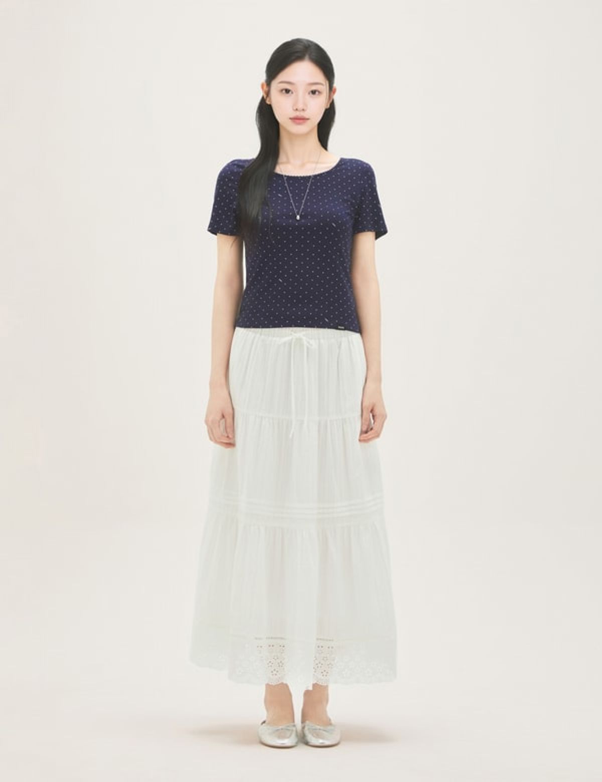 로엠(ROEM) 도트 티셔츠 RMHWG26RT5