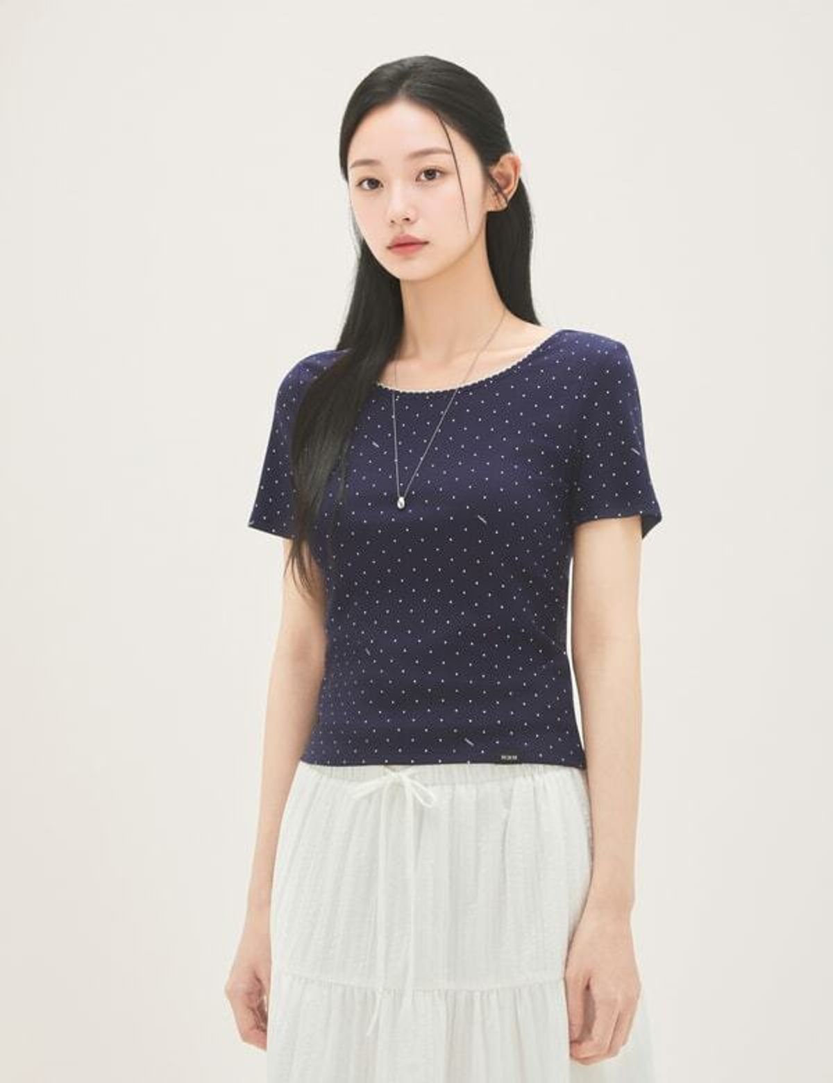 로엠(ROEM) 도트 티셔츠 RMHWG26RT5