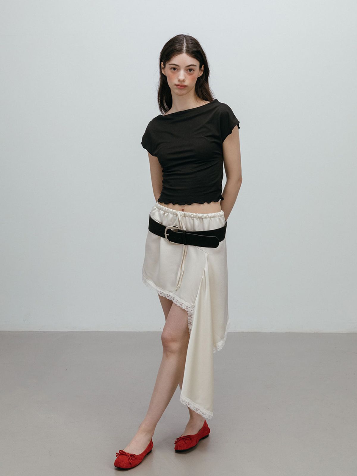모이페어(MOIFAIRE) SOFT DRAPE T-SHIRT / BLACK