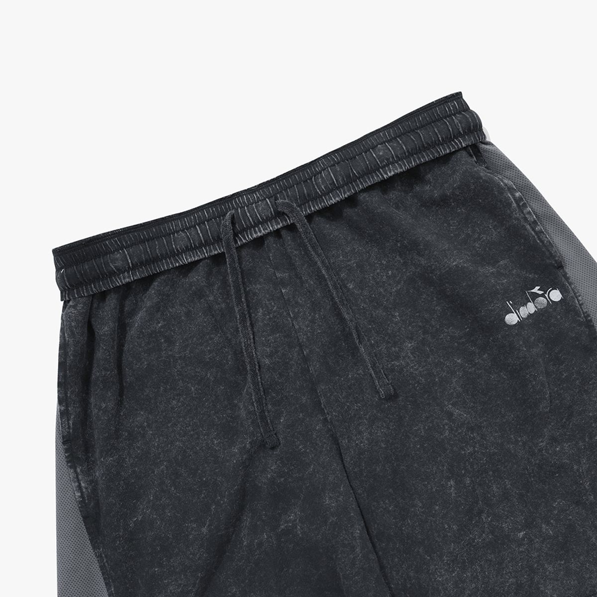 디아도라(diadora) 워싱 쇼츠 DARK GREY