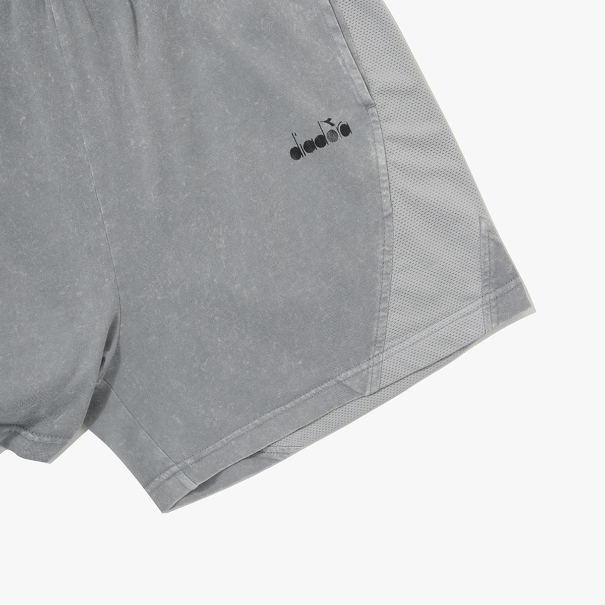 디아도라(diadora) 워싱 쇼츠 GREY