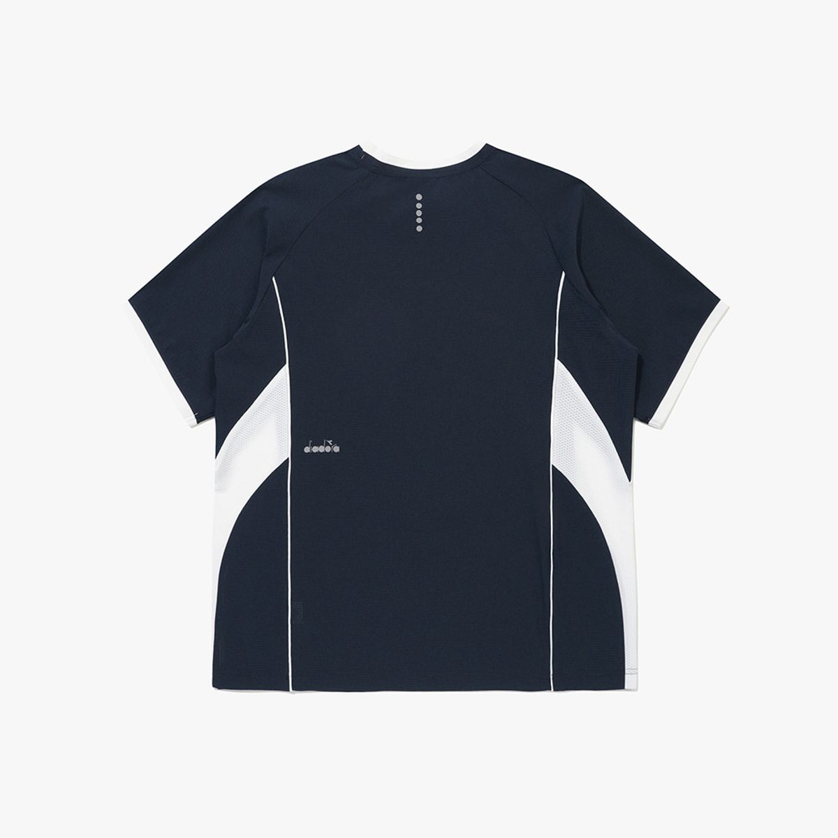 디아도라(diadora) 클라시코 우븐 반팔 피스테 NAVY
