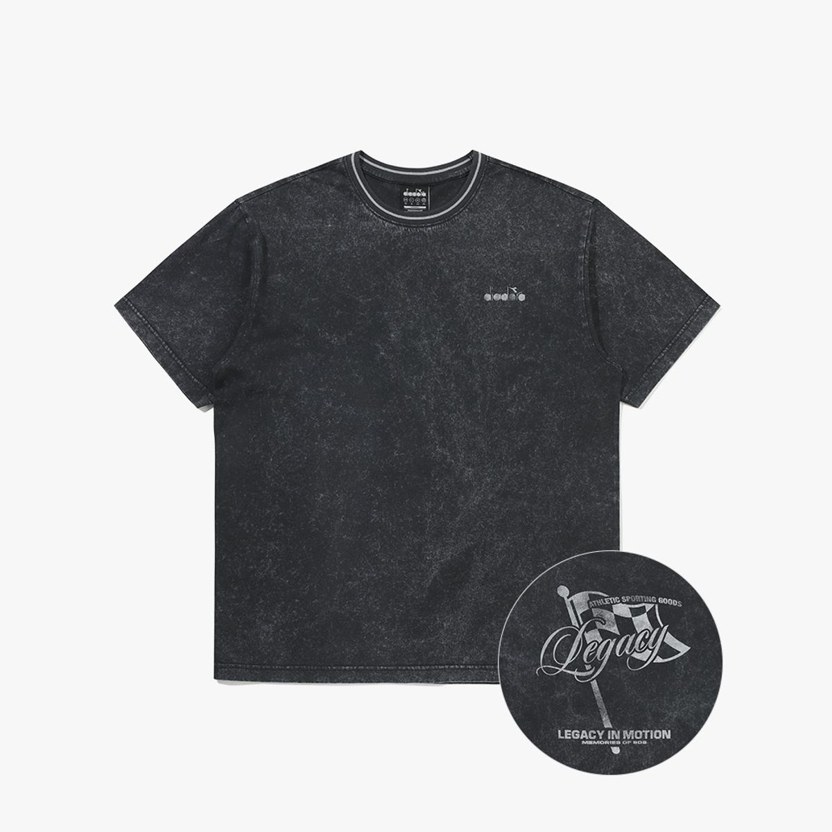 디아도라(diadora) 워싱 그래픽 반팔 티셔츠 DARK GREY