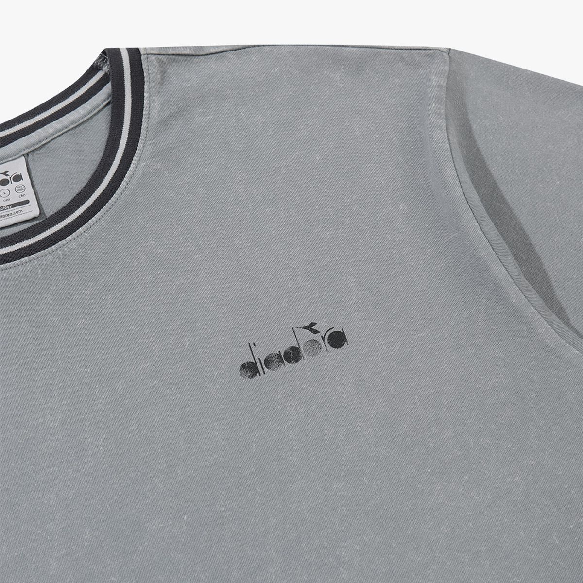 디아도라(diadora) 워싱 그래픽 반팔 티셔츠 GREY