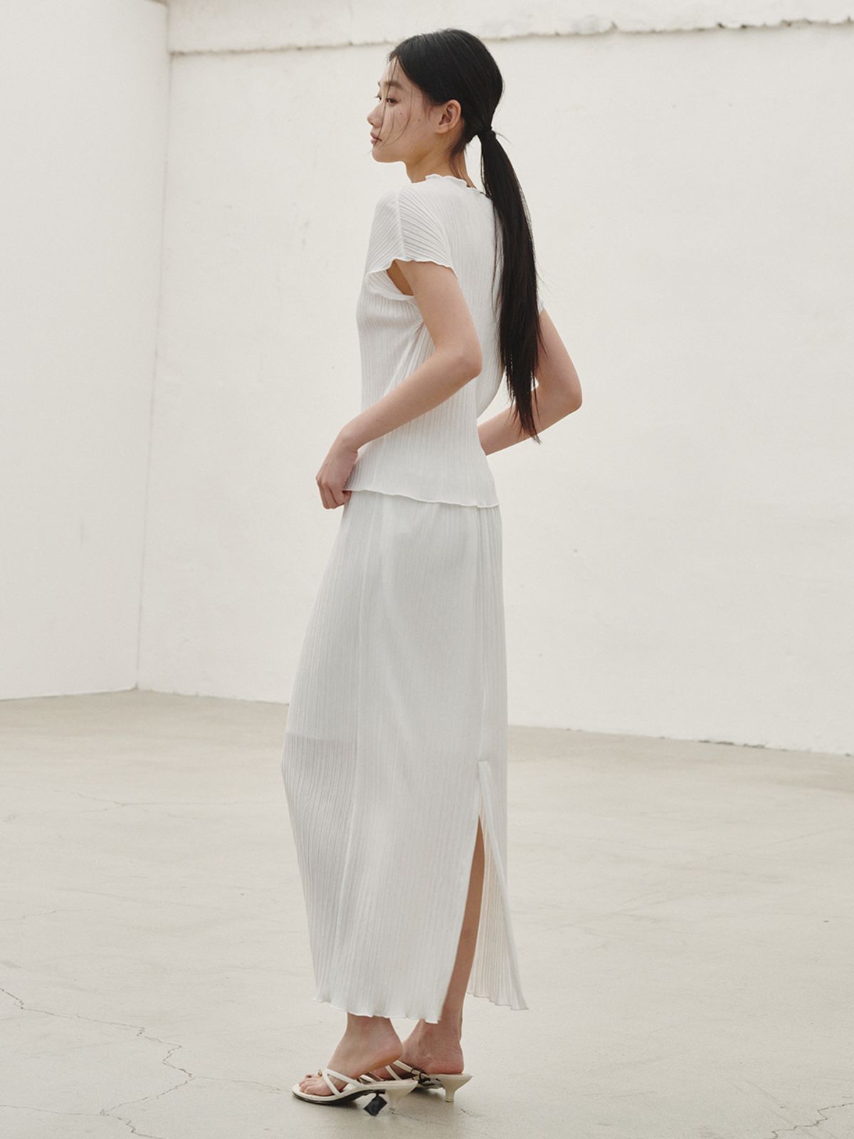 누브(NOUVE) 플리츠 롱 스커트 - 화이트 /  Pleated Long Skirt - White