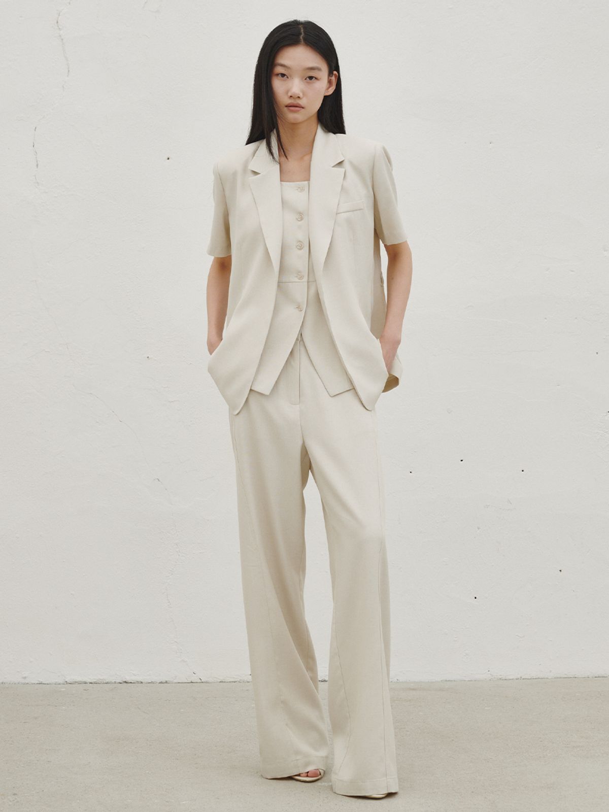 누브(NOUVE) 린넨 와이드 커브드 팬츠 - 아이보리 / Linen Wide Curved Pants - Ivory