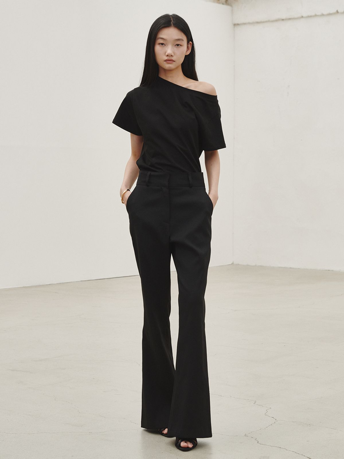 누브(NOUVE) 테일러드 부츠컷 슬랙스 - 블랙 / Tailored Bootcut Slacks - Black