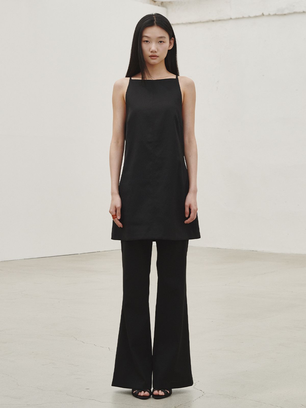 누브(NOUVE) 테일러드 부츠컷 슬랙스 - 블랙 / Tailored Bootcut Slacks - Black