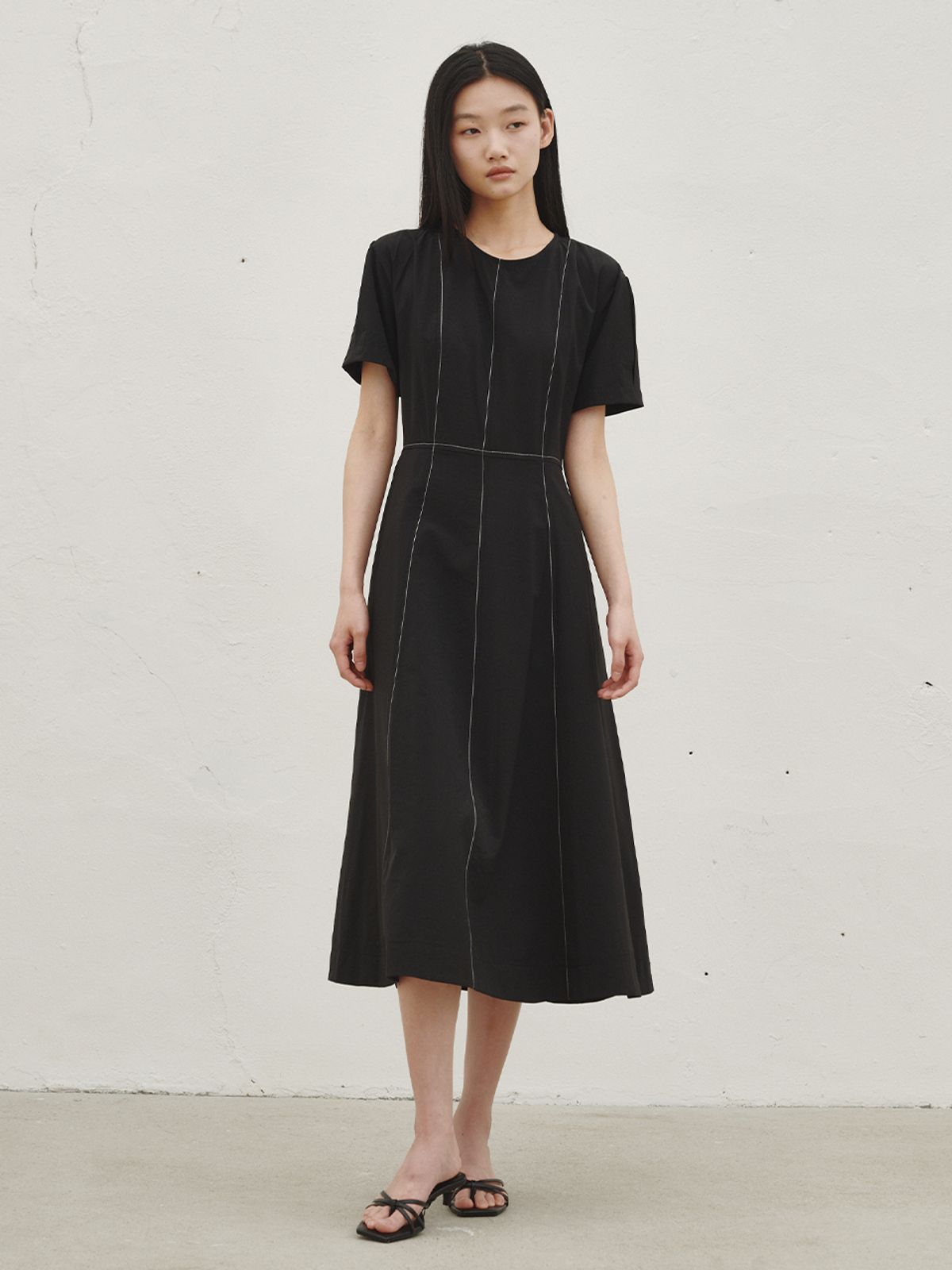 누브(NOUVE) 스티치 플레어 드레스 - 블랙  / Stitch Flare Dress - Black