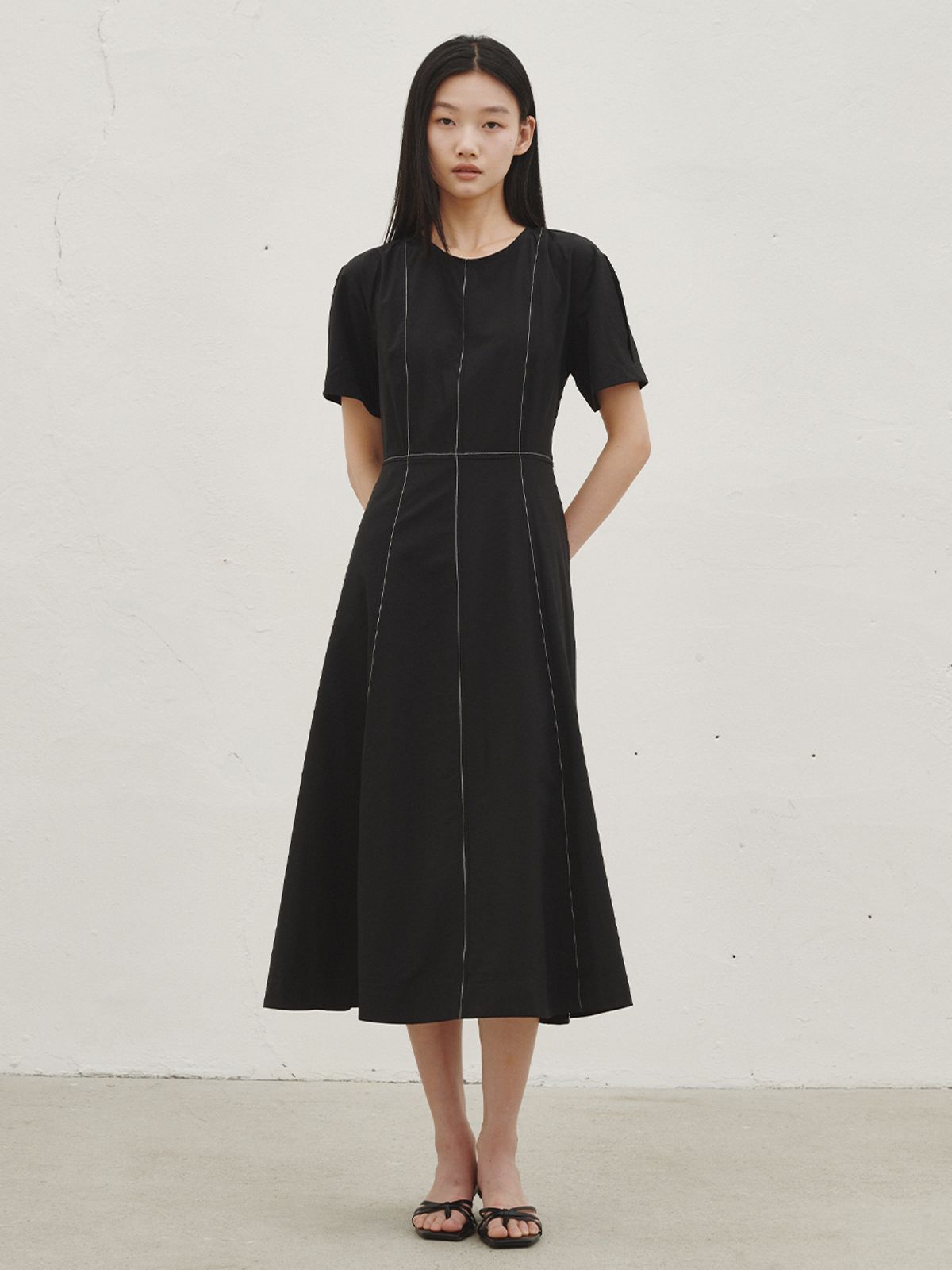 누브(NOUVE) 스티치 플레어 드레스 - 블랙  / Stitch Flare Dress - Black