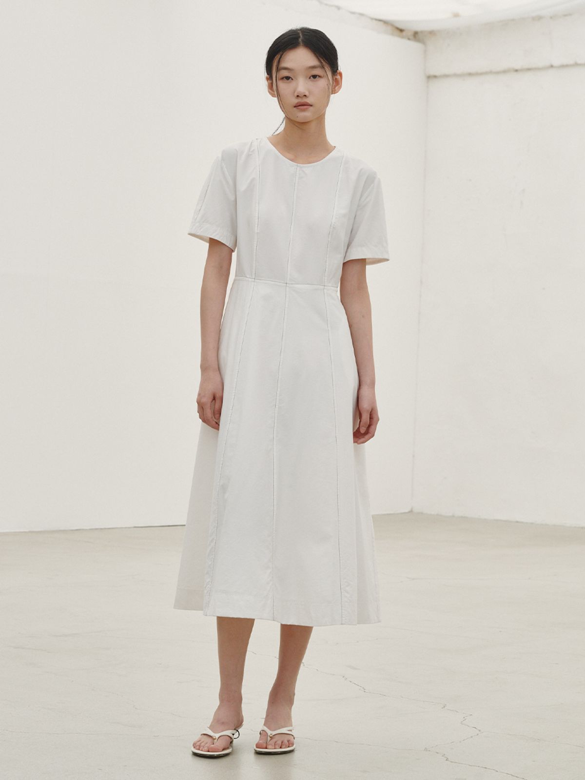누브(NOUVE) 스티치 플레어 드레스 - 화이트  / Stitch Flare Dress - White