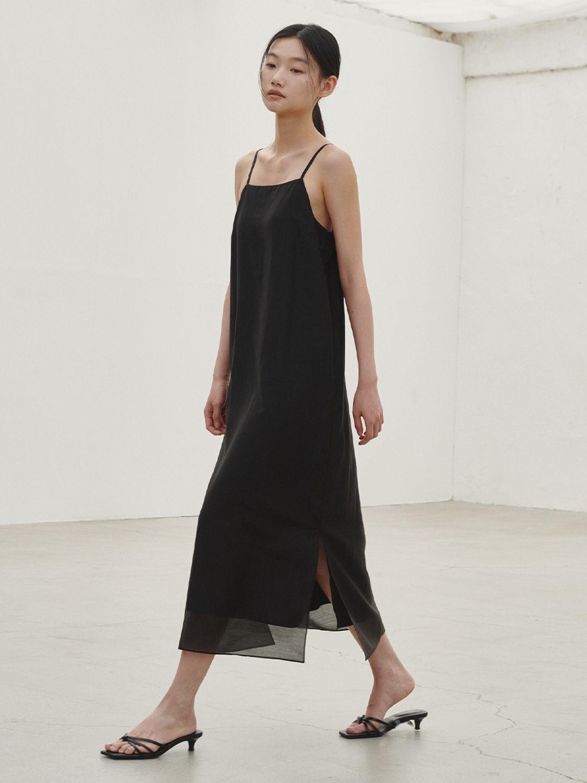 누브(NOUVE) 레이어드 슬리브리스 롱 드레스 - 블랙 / Layered Sleeveless Long Dress - Black