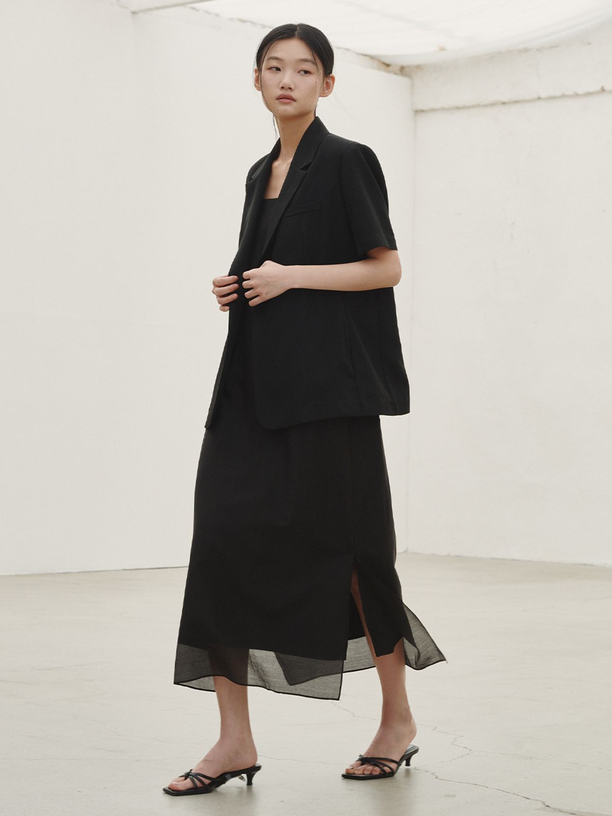 누브(NOUVE) 레이어드 슬리브리스 롱 드레스 - 블랙 / Layered Sleeveless Long Dress - Black