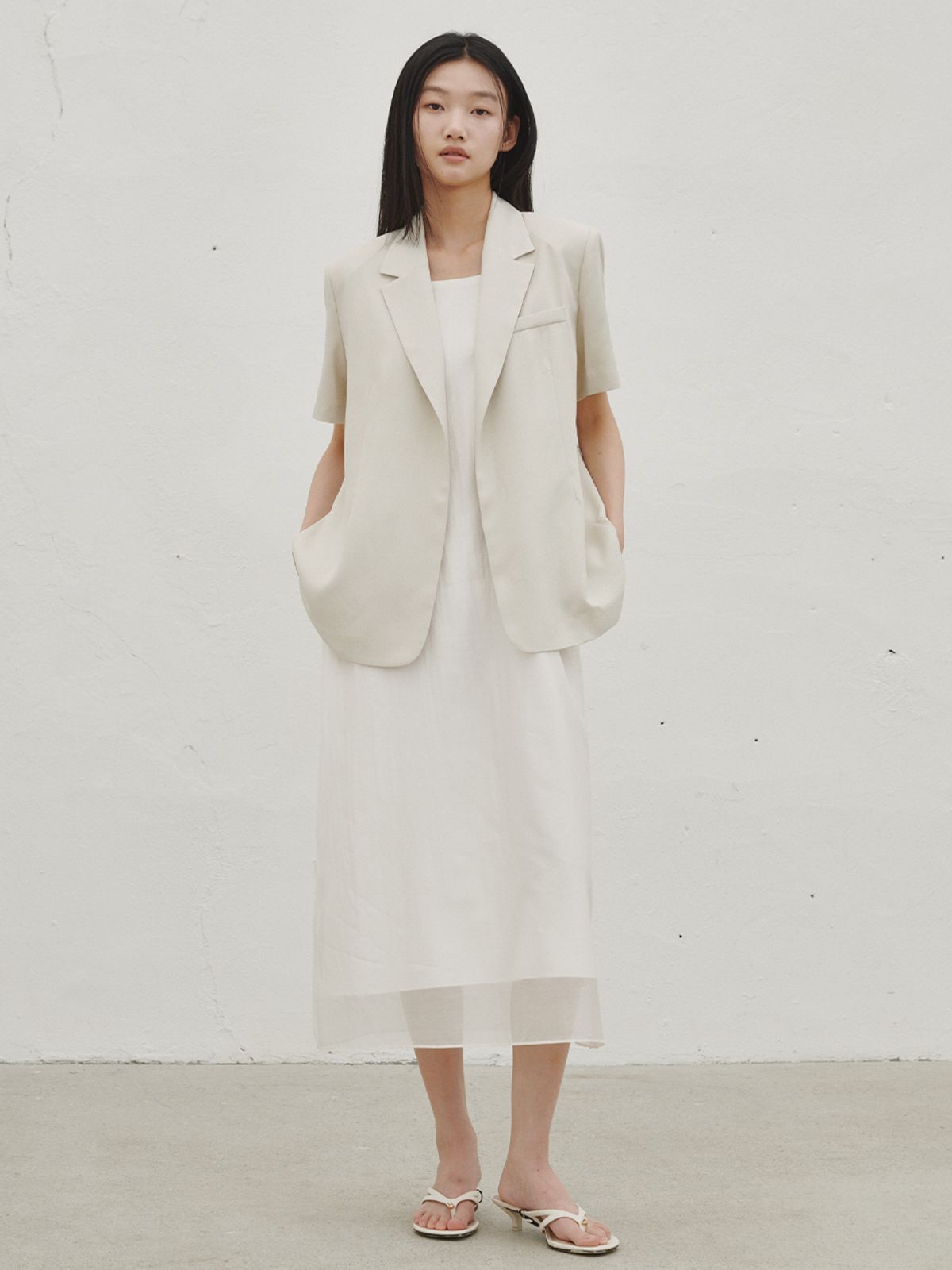 누브(NOUVE) 레이어드 슬리브리스 롱 드레스 - 화이트 / Layered Sleeveless Long Dress - White